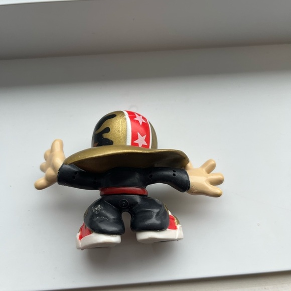 Vintage Rare TECH DECK DUDES BLACK GOLD HELMET MAGNETIC feets - Picture 3 of 4